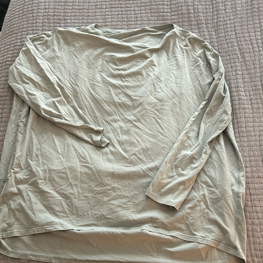 Lululemon Back in Action top